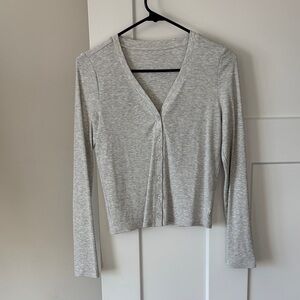 Like new vuori button up long sleeve